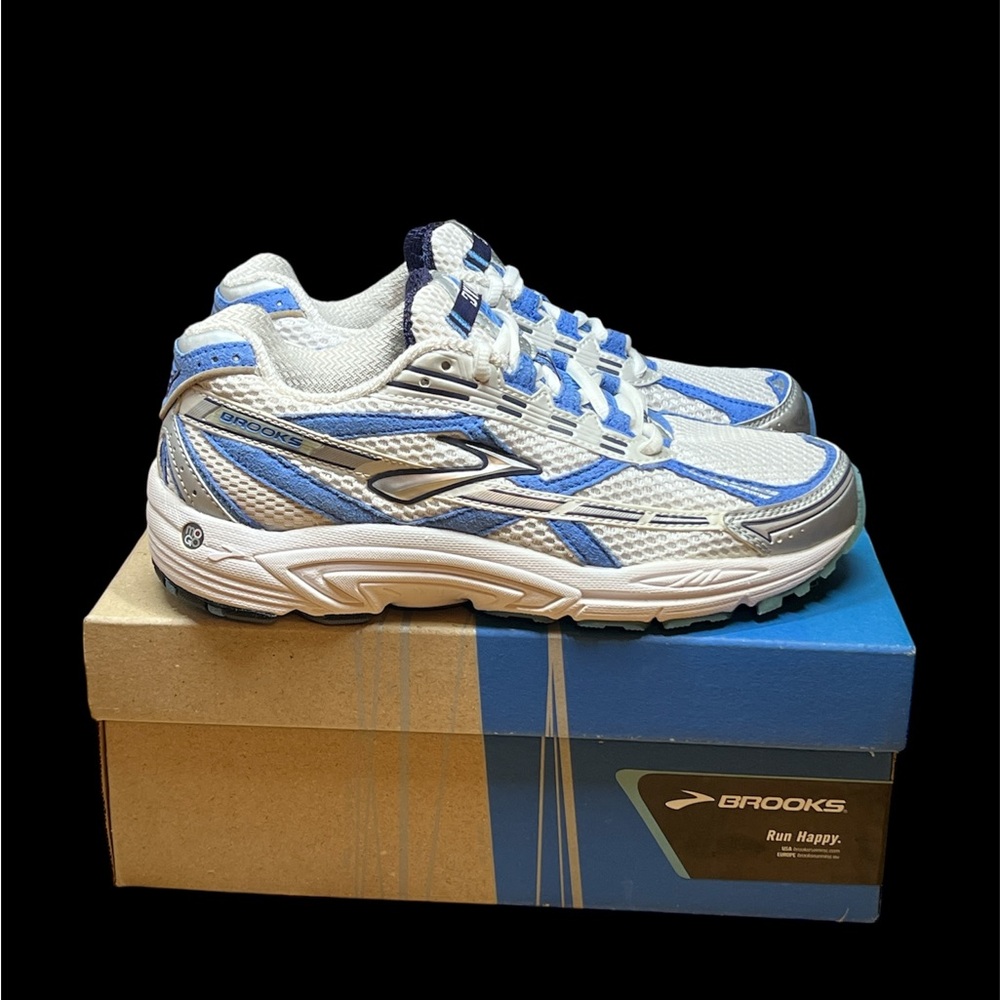 Size 7.5 - BROOKS DYAD 5 MEDIUM‎ WHT/ALLUR/BLINK/SLV WOMEN'S 1200311B 141